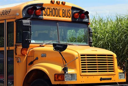 Ônibus escolar – Quando parar?