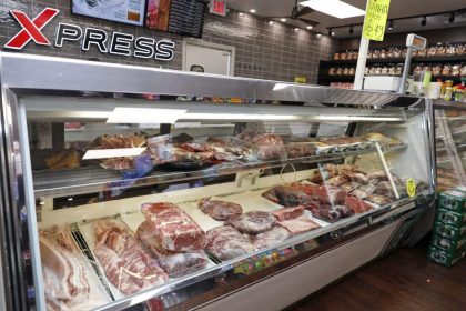 Açougue Xpress Meat Market  em nova instalação – No Plaza ao lado do antigo endereço